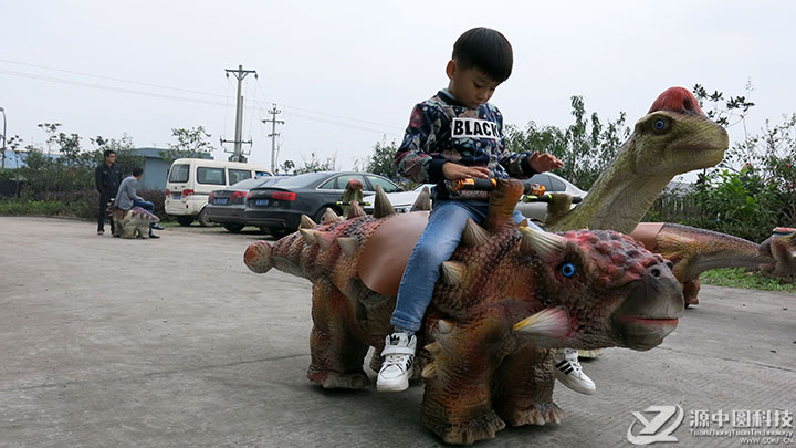 仿真恐龍搖搖車